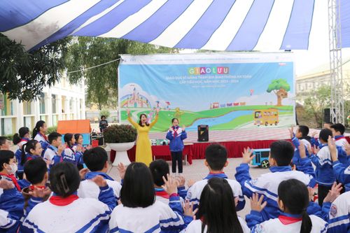 Nghệ An giáo dục kĩ năng tham gia giao thông an toàn cho học sinh tiểu học