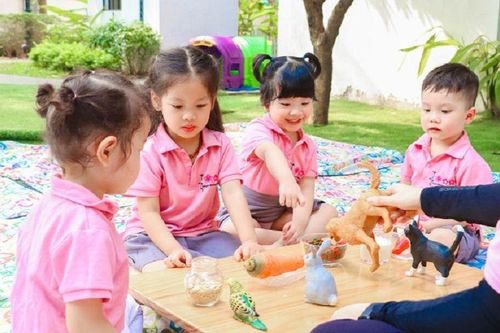 Xử trí thế nào với trẻ thích tranh giành?