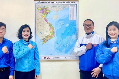 Tuổi trẻ Hà Tĩnh treo gần 1.000 bản đồ 'Tự hào một dải non sông'