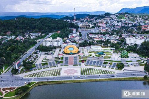Tạm ngưng các bãi giữ xe quanh quảng trường Lâm Viên – Đà Lạt