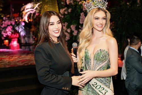 Trương Ngọc Ánh khoe nhan sắc cuốn hút bên cạnh Hoa hậu Trái đất 2023
