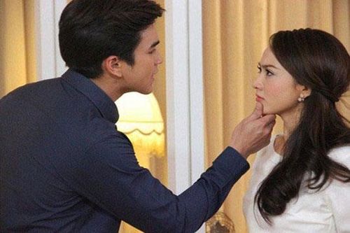 Cậy có công việc ổn định nên chị dâu suốt ngày nạt nộ mẹ tôi, đến khi anh trai nói ra số tiền chị kiếm được thì cả nhà nóng mặt