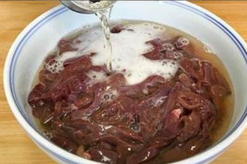Đổ bia vào gan lợn thật tuyệt vời, món gan không còn vị tanh và đặc biệt thơm ngon