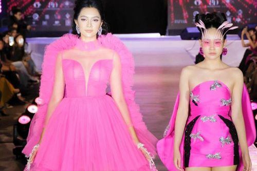 Tài năng nhí Đàm Thủy Tiên khoe thần thái sắc lạnh trên sàn diễn