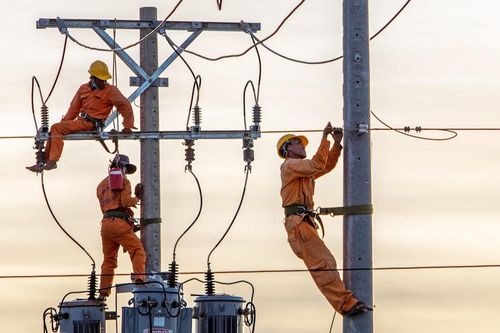 Bộ Công Thương khiến EVN 'gánh' hơn 1.400 tỷ đồng, phê duyệt không có căn cứ cho hàng trăm dự án điện mặt trời