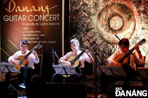 Đắm chìm trong những giai điệu guitar cổ điển đỉnh cao