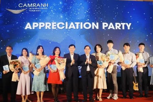Công ty Cổ phần Nhà ga Quốc tế Cam Ranh tổ chức Lễ tri ân