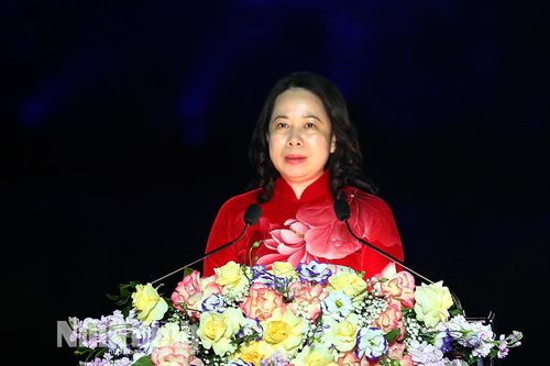 Đưa Ninh Bình trở thành một trong những địa phương đi đầu cả nước về phát triển công nghiệp văn hóa, kết hợp hài hòa giữa phục dựng, bảo tồn di sản với tăng trưởng xanh, phát triển bền vững (*)