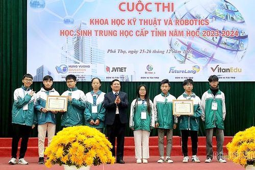 Bế mạc cuộc thi Khoa học kỹ thuật và cuộc thi Robotics dành cho học sinh trung học cấp tỉnh