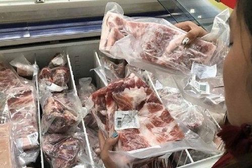Chi tỷ USD nhập khẩu thịt, sức ép lớn từ 'sân nhà'