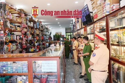 Tạm giữ 129 thùng đồ chơi xe mô tô trị giá trên 570 triệu đồng