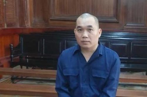 Nhân viên táo tợn đem dây chuyền máy móc của công ty bán... ve chai