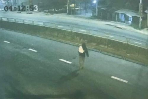 Khánh Hòa: Truy tìm kẻ đục mái nhà, trộm 70 chiếc điện thoại