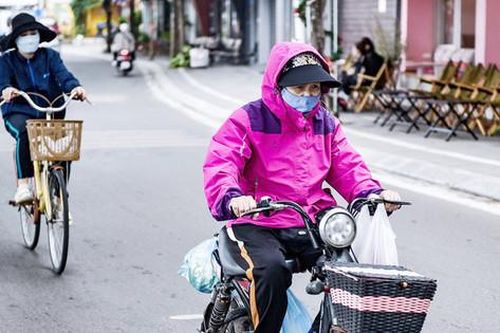 Hà Nội ít mây, ngày nắng, trời rét