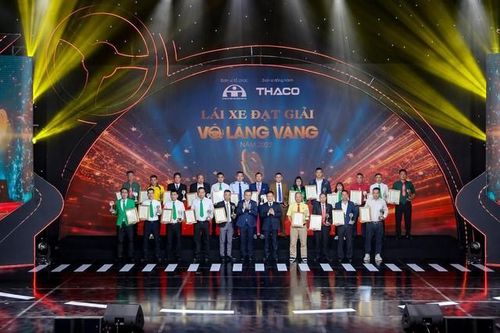 Rèn tay lái, rèn cả ý thức lái: Câu chuyện của tài xế liên tiếp đạt giải Vô lăng vàng