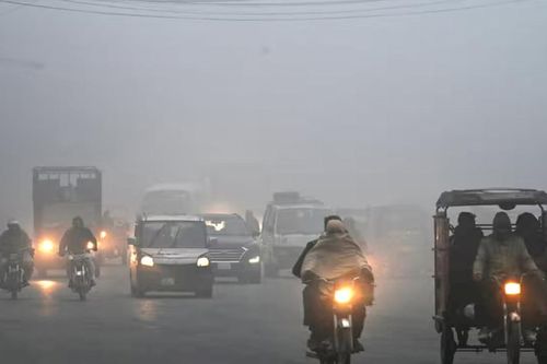 Pakistan sử dụng mưa nhân tạo giảm ô nhiễm không khí