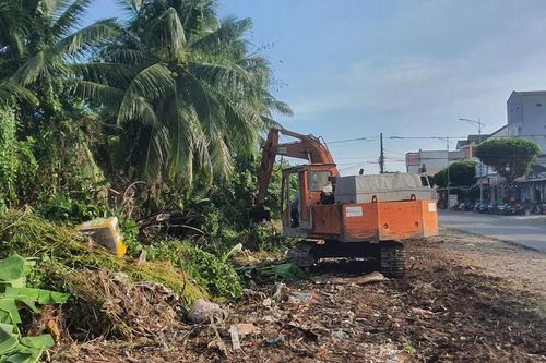 Chủ căn nhà nằm án ngữ giữa đường suốt 20 năm đã đồng ý tháo dỡ