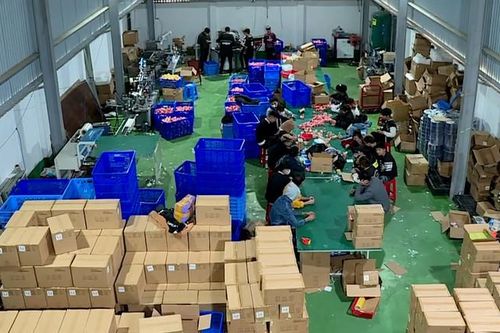 Tạm giữ gần 400 nghìn đầu đốt thuốc lá điện tử không rõ nguồn gốc
