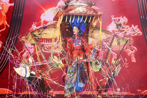 Ngắm loạt trang phục dân tộc độc lạ tại Miss Cosmo Vietnam 2023