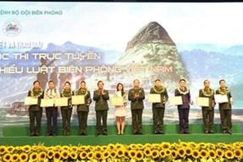 Trao giải Cuộc thi trực tuyến 'Tìm hiểu Luật Biên phòng Việt Nam'