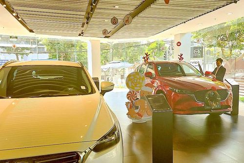 Ảm đạm thị trường ô tô cuối năm