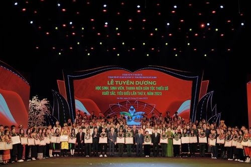 Tuyên dương học sinh, sinh viên, thanh niên DTTS xuất sắc tiêu biểu lần thứ X