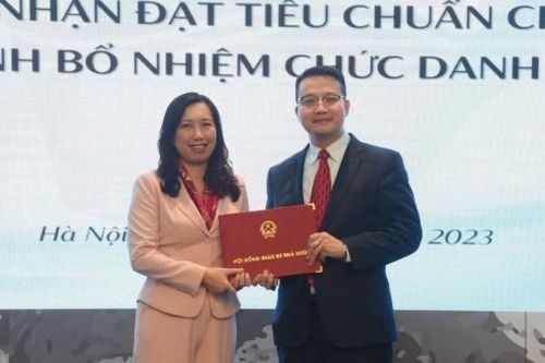 Khoa Kinh tế Quốc tế, Học viện Ngoại giao có Giáo sư đầu tiên