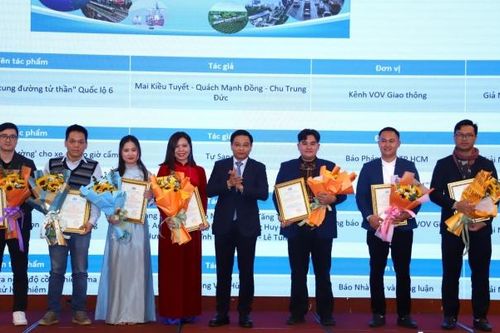 Báo Nhà báo & Công luận xuất sắc đoạt Giải Nhất Ảnh báo chí về An toàn giao thông 2023