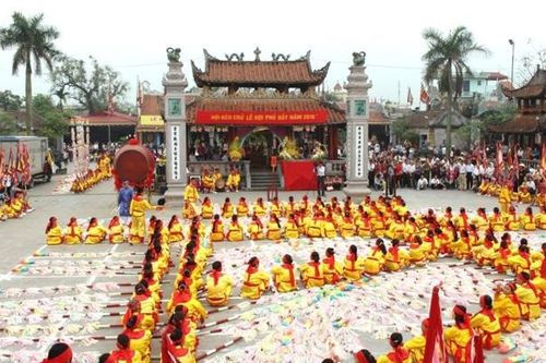 Bộ VHTT&DL báo cáo về những tranh cãi treo biển tên ở Khu di tích Phủ Dầy