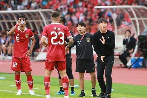 ĐT Indonesia phải họp kiểm điểm vì cầu thủ... ăn mỳ tôm