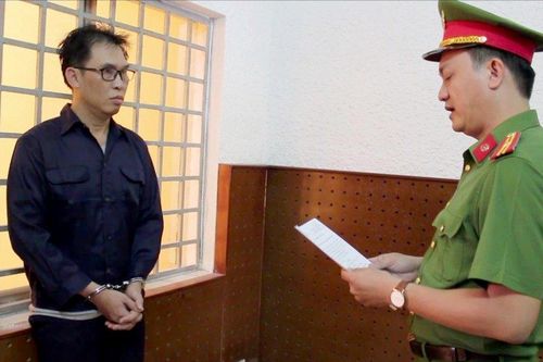 Ông Đinh Trường Chinh bị cáo buộc chiếm đoạt hàng trăm tỷ đồng