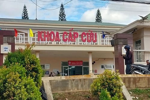 Gia Lai: Không phải người của bệnh viện 'cản trở, đe dọa' xe vào đón bệnh nhân
