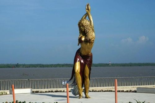Colombia dựng tượng vinh danh nữ hoàng nhạc Latin Shakira