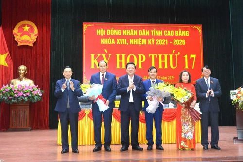 Phê chuẩn kết quả bầu ông Hoàng Văn Thạch là Phó Chủ tịch UBND tỉnh Cao Bằng