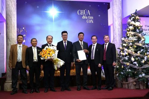 Lễ đón nhận Quyết định chấp thuận thành lập Viện Thần học Báp tít Việt Nam