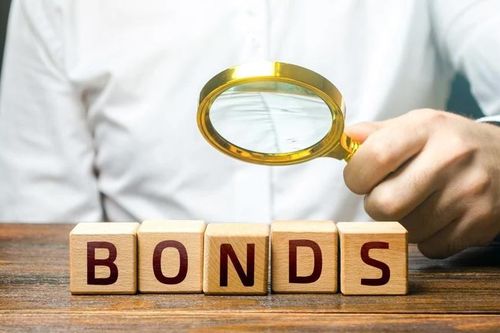 Assessing the Impact of Decree 08 on Corporate Bonds