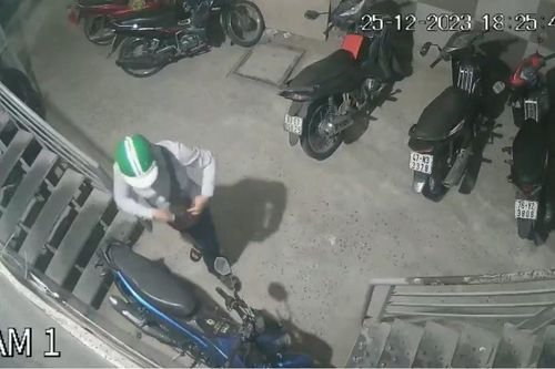 Hai đối tượng 'bẻ khóa' trộm nhiều xe máy tại Thủ Đức