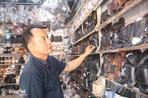 Kinh tế khó khăn, chợ đìu hiu