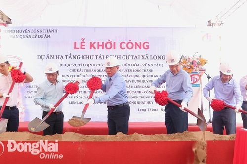 Quyền Chủ tịch tỉnh Võ Tấn Đức phát lệnh khởi công xây dựng khu tái định cư thứ 2 thuộc dự án Đường cao tốc Biên Hòa - Vũng Tàu