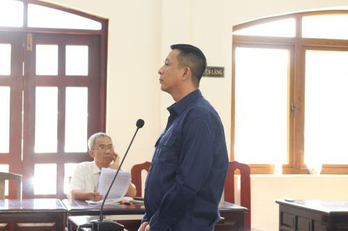 Nhận làm 'cò' giấy tờ đất, 'cò' xây dựng trái phép để lừa chiếm đoạt tiền, lãnh 12 năm tù
