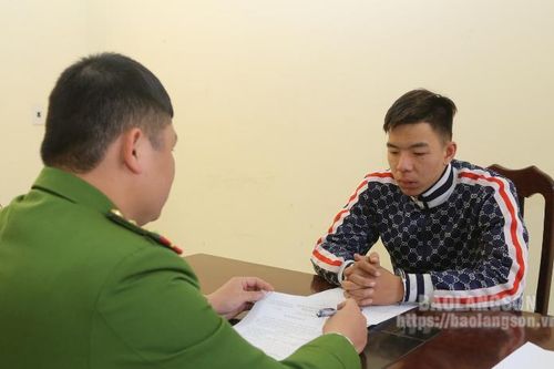 Vờ bán xe máy trên mạng rồi cướp tiền của khách khi giao dịch