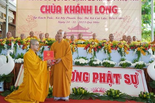 Tiền Giang: Công bố và trao quyết định bổ nhiệm trụ trì chùa Khánh Long