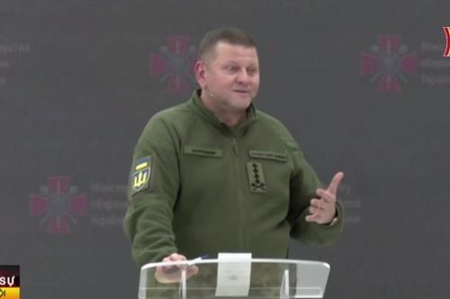 Tướng Ukraine xác nhận rút quân khỏi thành trì chiến lược Marinka