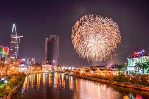 TPHCM bắn 1.500 quả pháo hoa tầm cao chào mừng Tết Dương lịch 2024