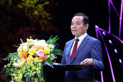 Tuyên dương 143 học sinh, sinh viên dân tộc thiểu số thành tích xuất sắc