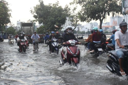 Thời tiết TP.HCM ngày 27/12: Cảnh báo triều cường gây ngập vùng trũng thấp
