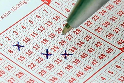 Bỗng dưng trúng số 25 tỷ đồng, người phụ nữ uất hận thấy cuộc đời bị hủy hoại