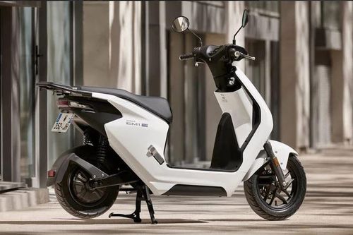 Siêu phẩm xe ga mới xuất hiện đẹp hơn cả Honda SH có giá siêu rẻ, Vision, Air Blade khó bề so kịp