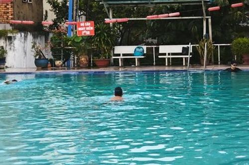Điều tra vụ nữ sinh tử vong trong hồ bơi đang đóng cửa