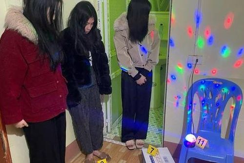 8 nam nữ mở 'tiệc ma túy' trong căn phòng trọ